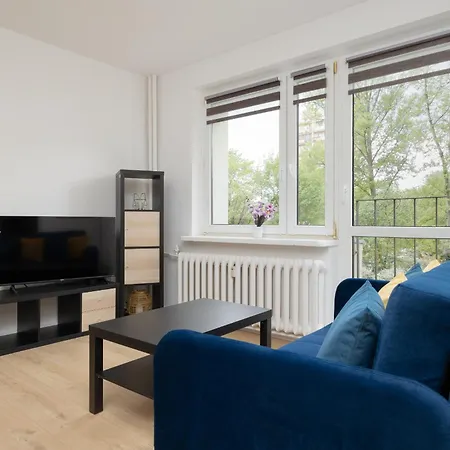 Apartamento Bright For 4 People In By Renters