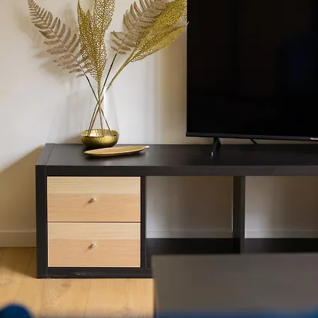 Apartamento Bright For 4 People In By Renters *